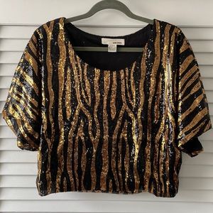 BLACK & GOLD ZEBRA STRIPE SEQUINED BATWING CROPPED TOP